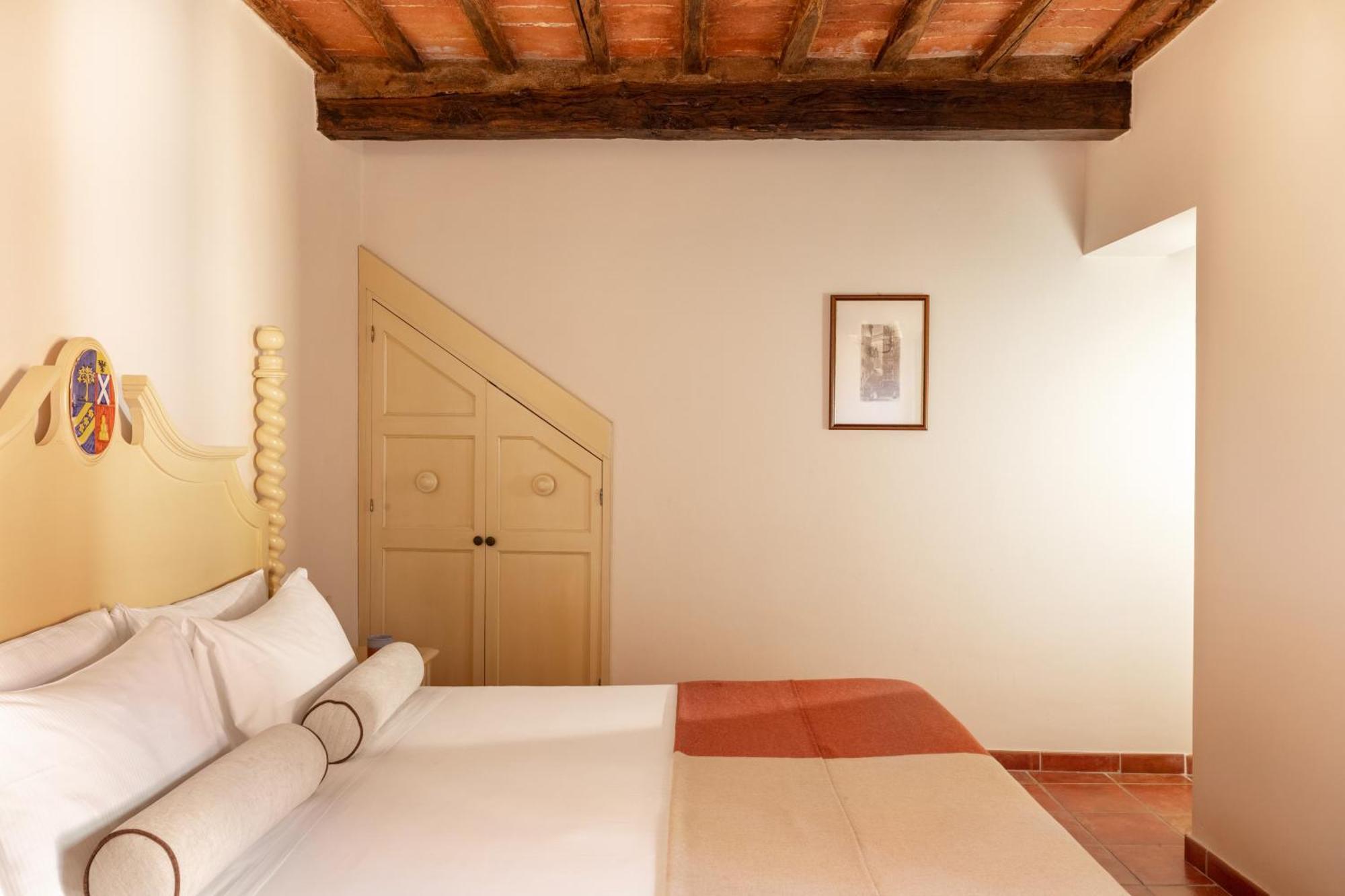 Double Room,1770456332:JPEG